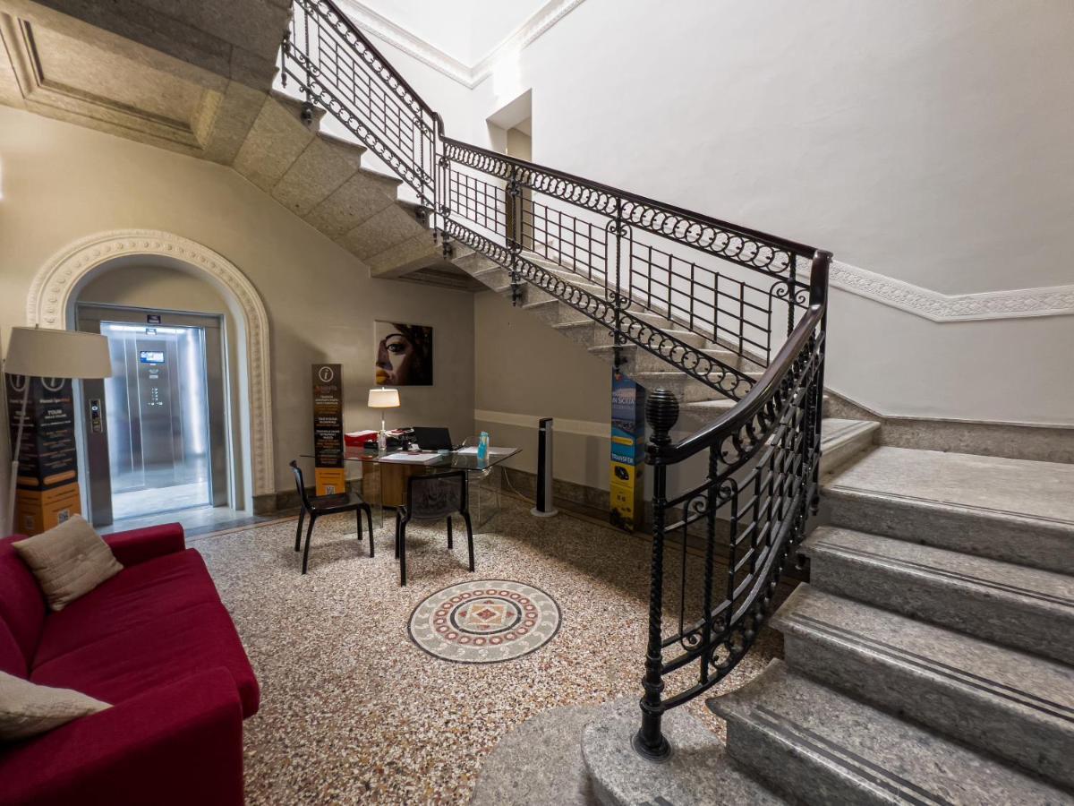 Historico Loft & Rooms Palazzo Adragna XIX Trapani Exterior photo