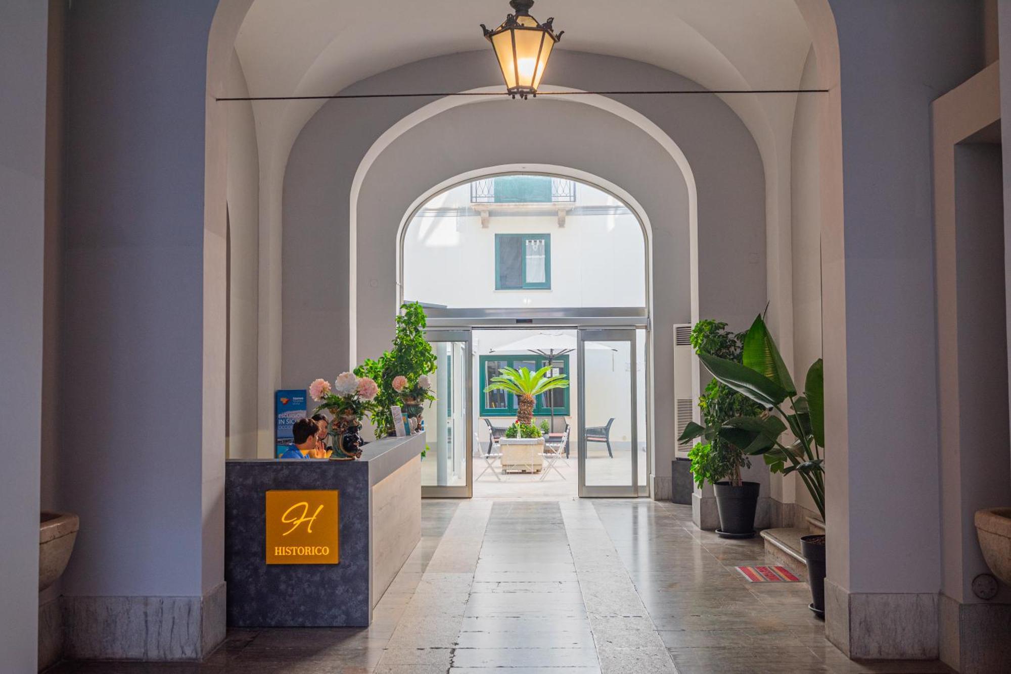 Historico Loft & Rooms Palazzo Adragna XIX Trapani Exterior photo